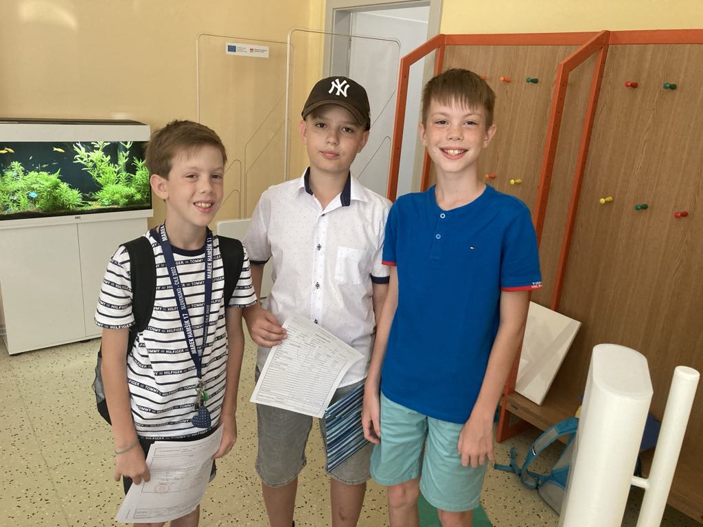a3d76d10-9ae0-409c-b44d-463c7cea9f08.jpg
