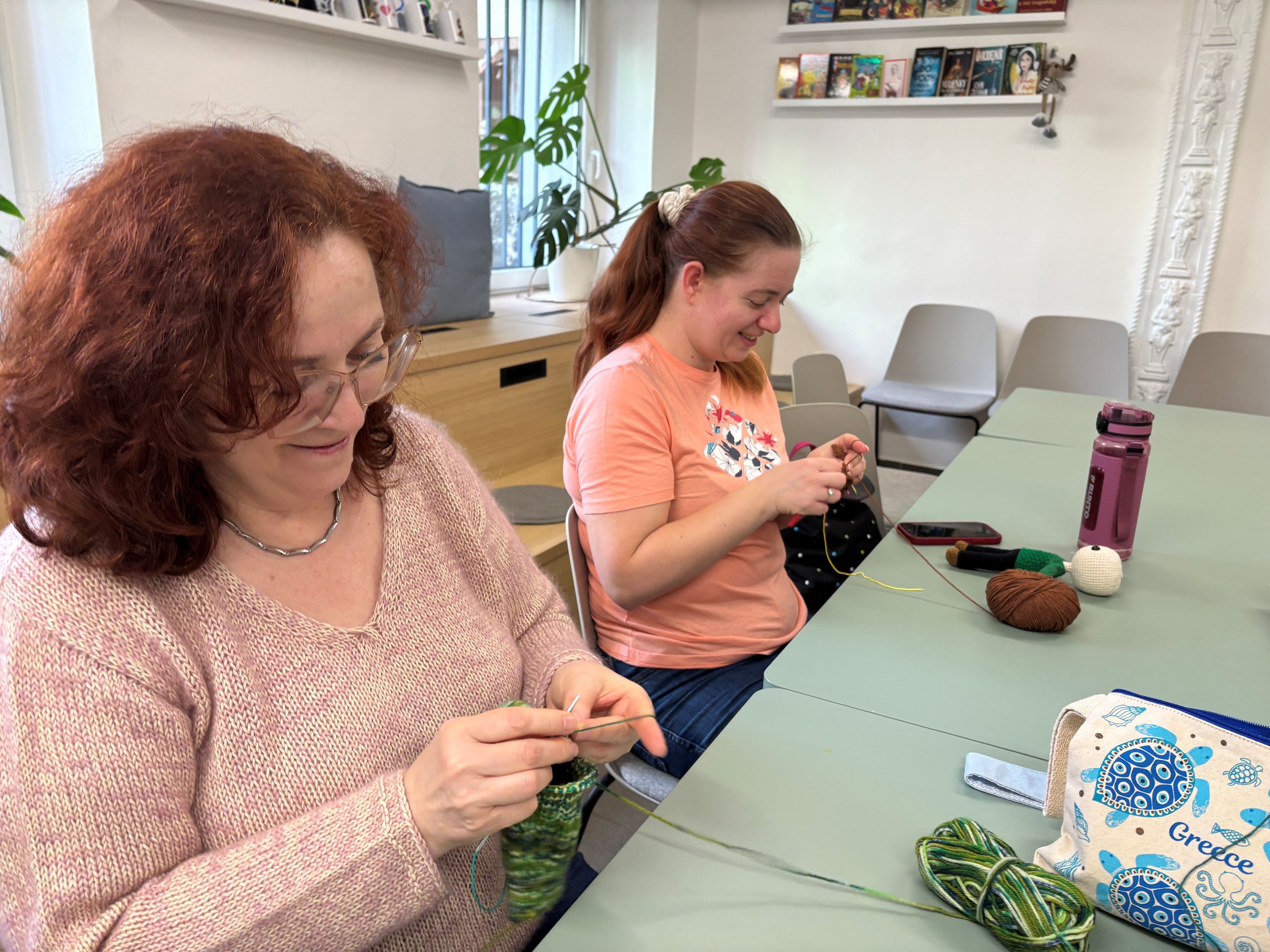 Pletenie a háčkovanie v príjemnej spoločnosti